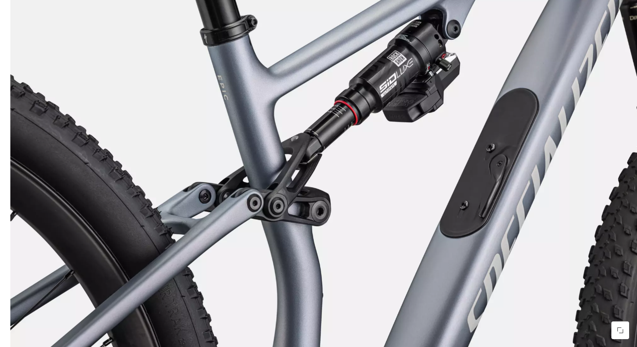 Epic 8 Pro SRAM X0 AXS, RockShox Ultimate Flight Attendant