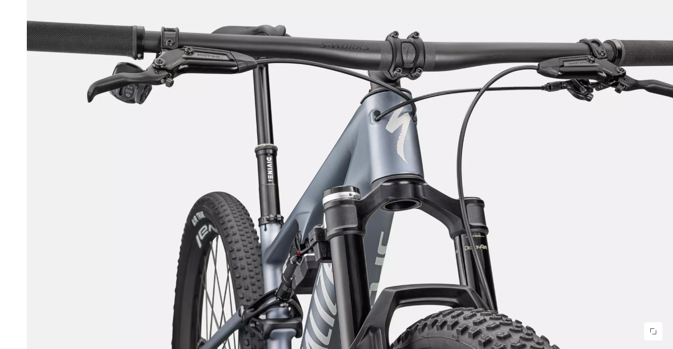 Epic 8 Pro SRAM X0 AXS, RockShox Ultimate Flight Attendant