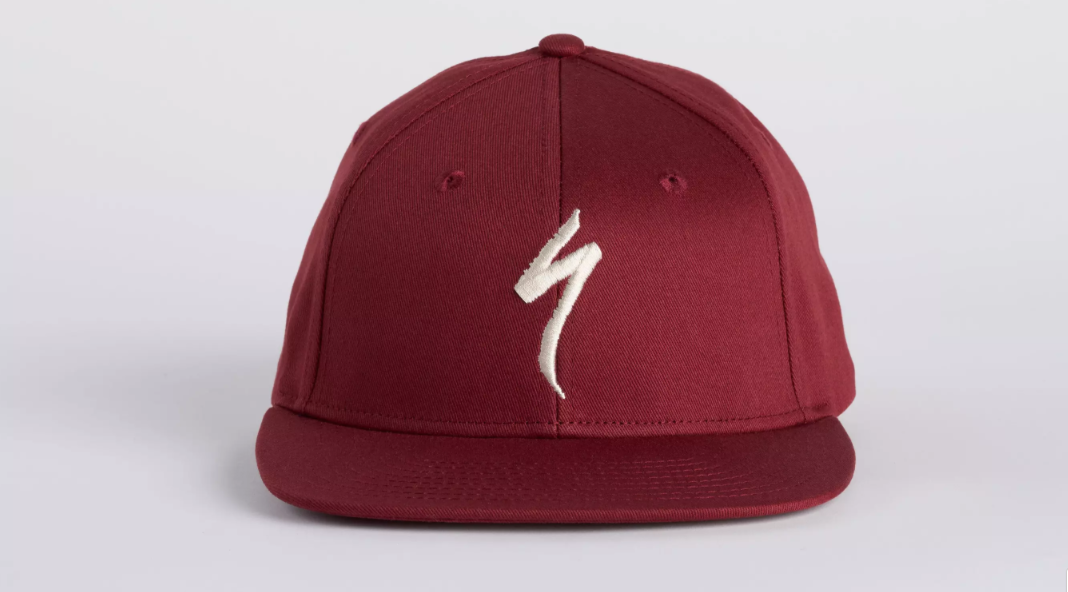 FLAT BRIM HAT BLK/WHT OSFA